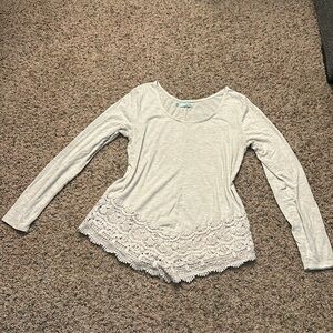 Women’s long sleeved blouse